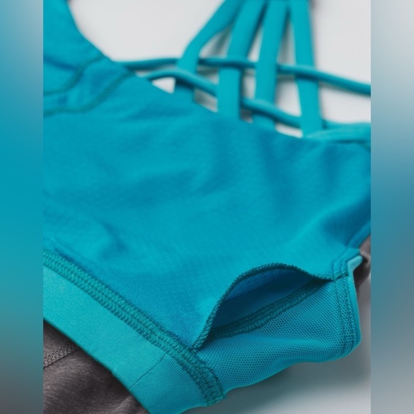 Lululemon Wild Tank 2 in 1 Built in Bra Flowy Workout Tank - Picture 4 of 9